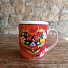 Carica l'immagine nel visualizzatore di Gallery, Tazza infusiera in ceramica con filtro e coperchio per tisane e infusi - Coltivar l'amore