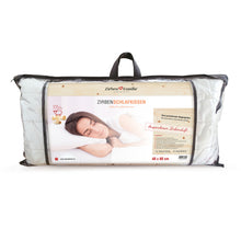 Carica l'immagine nel visualizzatore di Gallery, Guanciale da letto (cuscino) 80x40 cm
Imbottito con 100% lana rasata (con certificato di purezza) e fiocchi di cirmolo essiccati lentamente.
Federa in cotone naturale traspirante di alta qualità