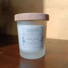 Carica l'immagine nel visualizzatore di Gallery, Candela profumata Pepe Nero e Patchouly Nasoterapia
