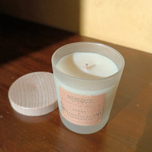 Carica l'immagine nel visualizzatore di Gallery, Candela profumata Tonka e Vaniglia del Madagascar Nasoterapia