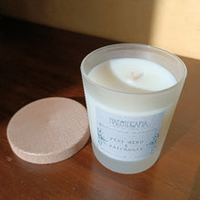 Carica l'immagine nel visualizzatore di Gallery, Candela profumata Pepe Nero e Patchouly Nasoterapia