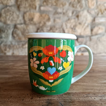 Carica l&#39;immagine nel visualizzatore di Gallery, Tazza infusiera in ceramica con filtro e coperchio per tisane e infusi - Coltivar l&#39;amore
