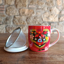 Carica l&#39;immagine nel visualizzatore di Gallery, Tazza infusiera in ceramica con filtro e coperchio per tisane e infusi - Coltivar l&#39;amore
