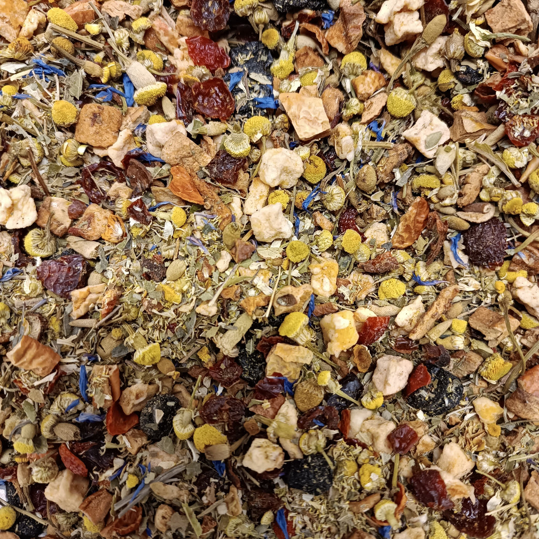 Infuso di frutta e piante officinali per conciliare il sonno e il rilassamento. I nostri infusi di frutta e erbe sono composti esclusivamente con piante, fiori, frutta rigorosamente selezionati di prima qualità, biologici